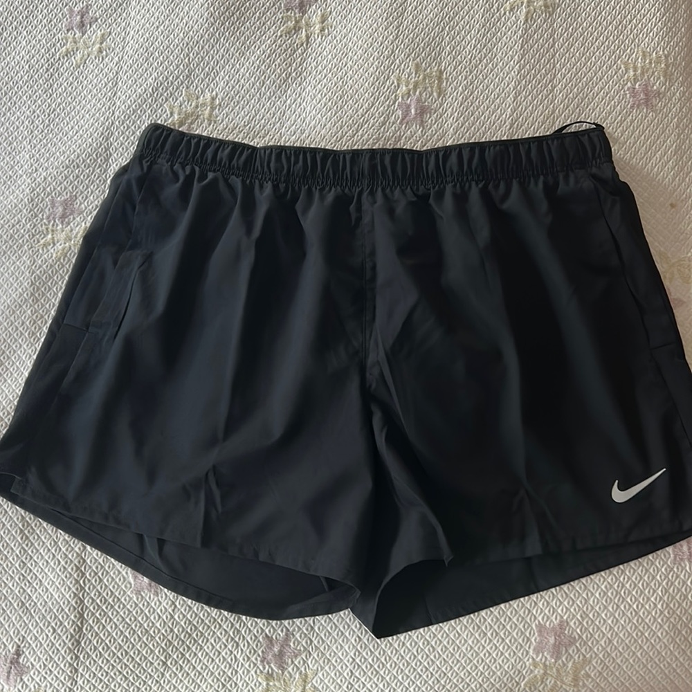 Nike Challenger Short.  Size XL Men’s. Black
